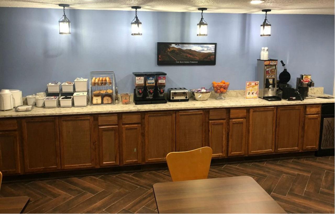 Super 8 By Wyndham Asheville/Biltmore Eksteriør billede